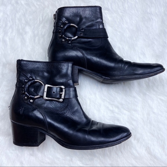 Frye Shoes - Frye Zoe Ring Short Ankle Boot Black Size 7